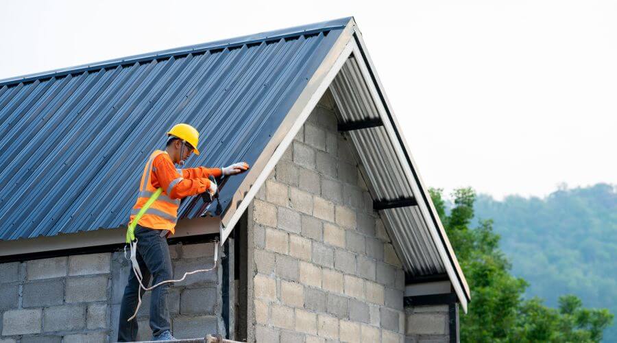 Professional gutter cleaning in Hazard, NE
